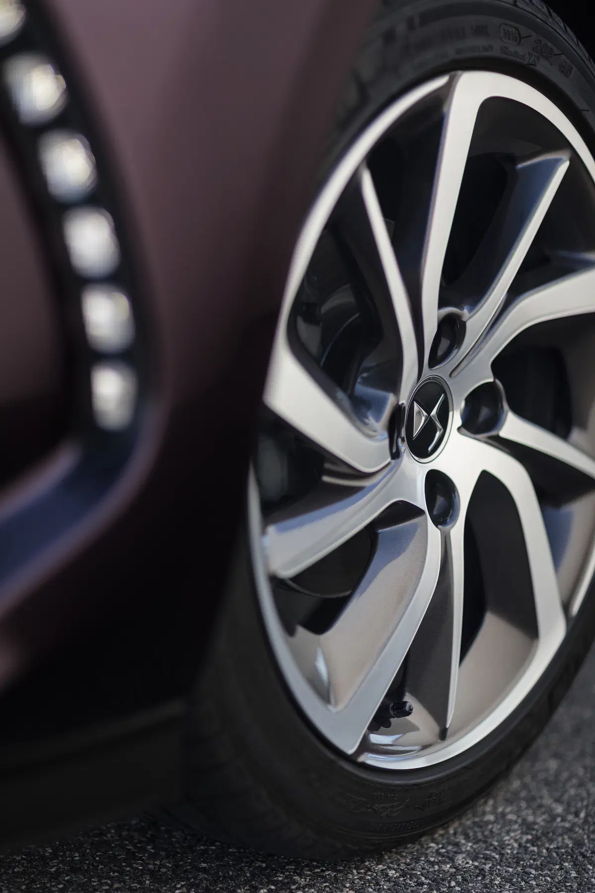 DS3 cabrio, refresh per la compatta sportiva francese (12)