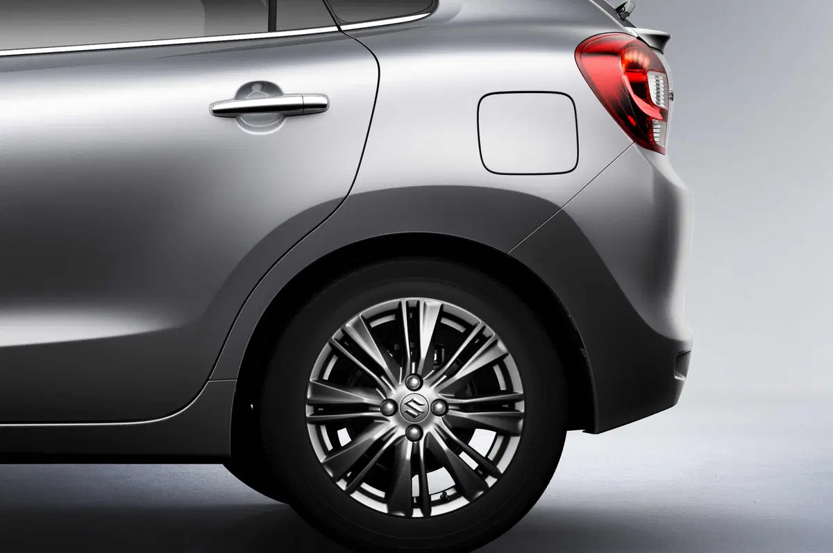 Nuova Suzuki Baleno: debutterà a Francoforte, su strada dal 2016