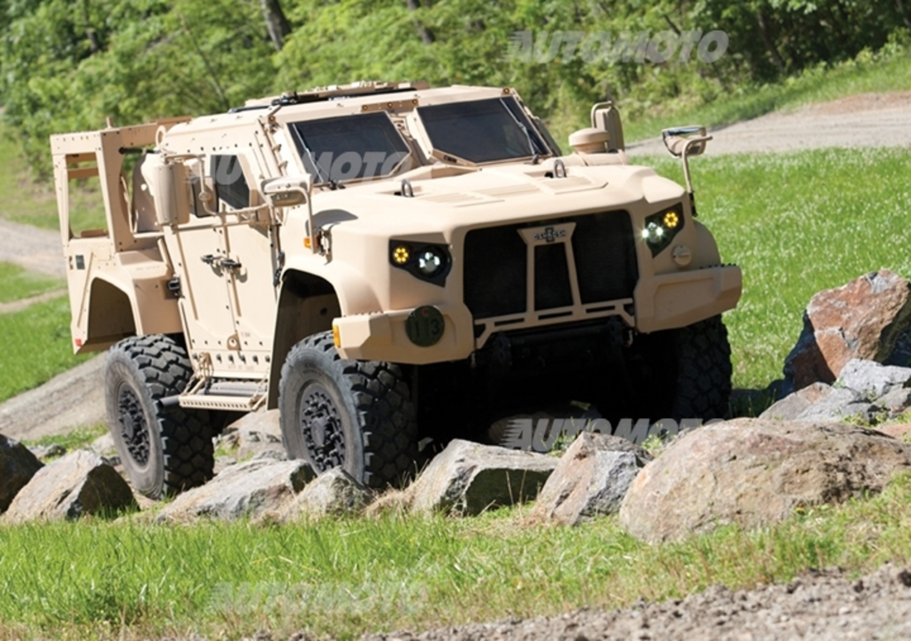 Oshkosh L-ATV, ecco il nuovo veicolo tattico dei Marines