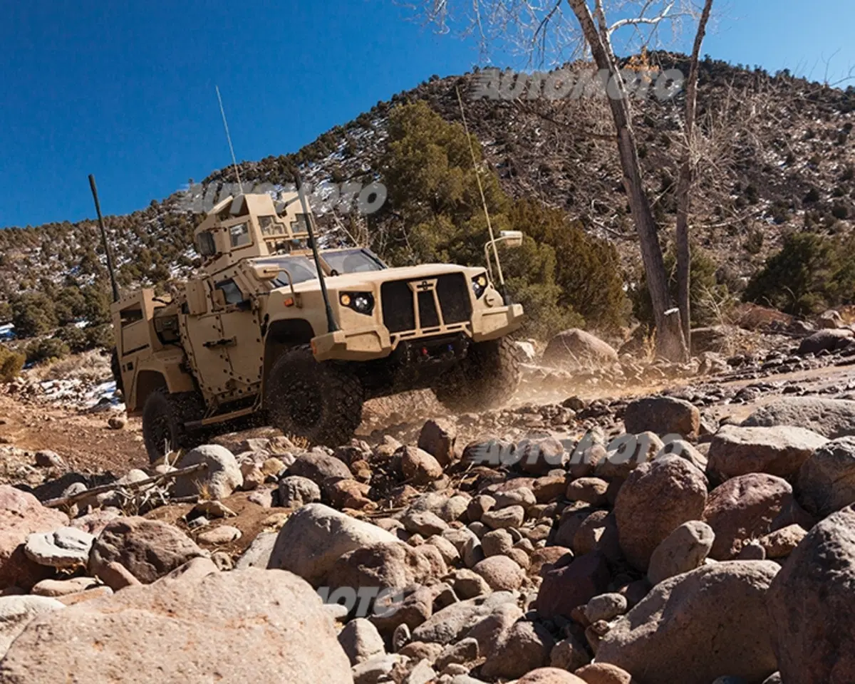Oshkosh L-ATV, ecco il nuovo veicolo tattico dei Marines (4)