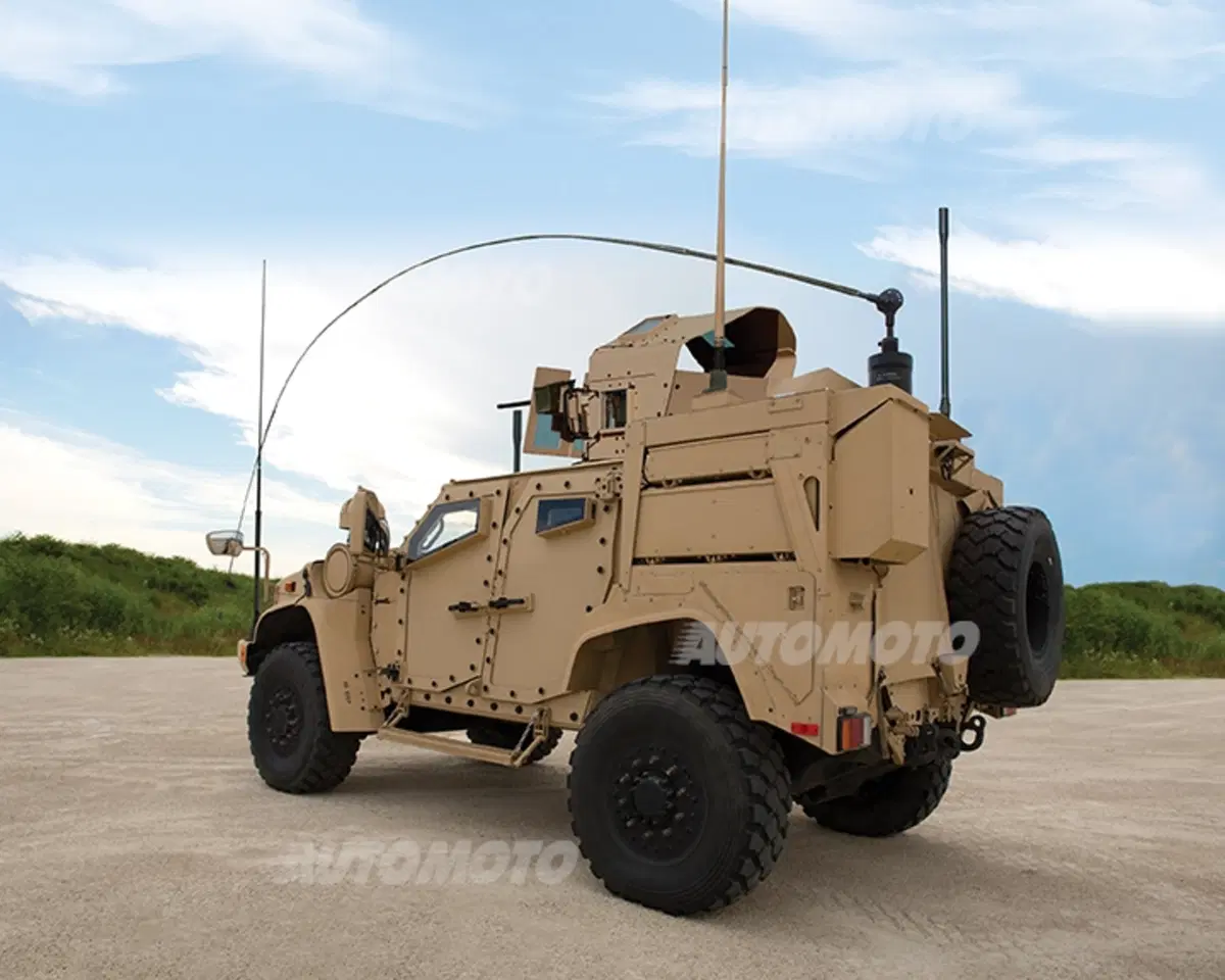 Oshkosh L-ATV, ecco il nuovo veicolo tattico dei Marines (12)