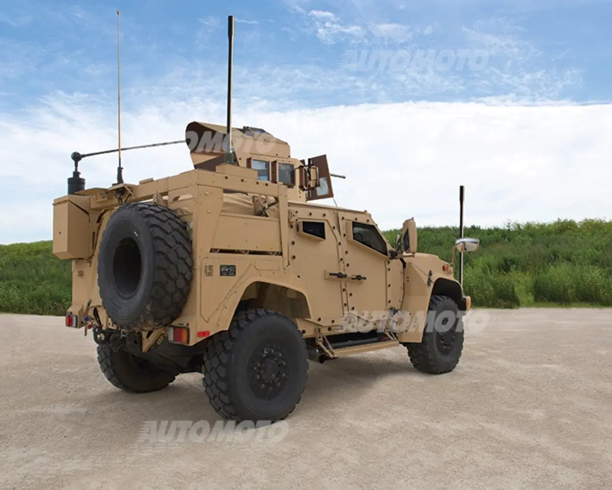 Oshkosh L-ATV, ecco il nuovo veicolo tattico dei Marines (13)