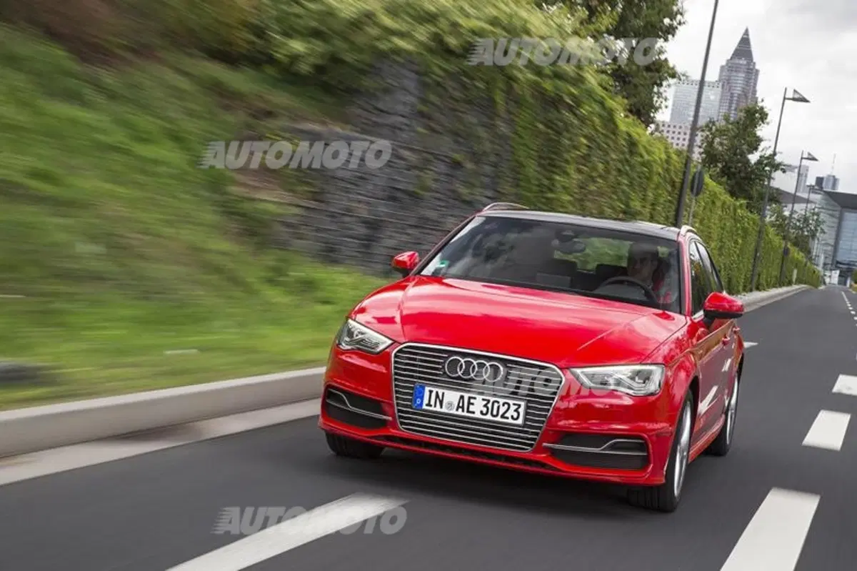 Audi A3 Sportback e-tron [VIDEO] (12)