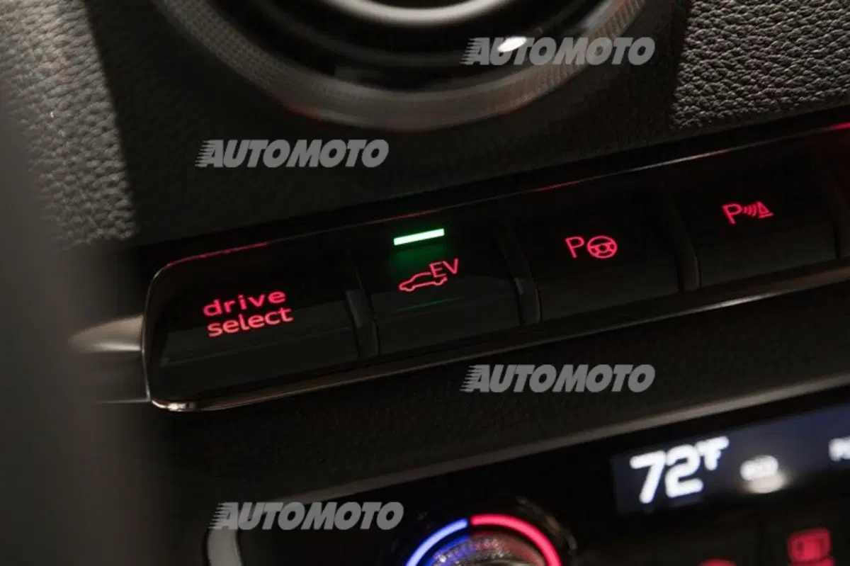 Audi A3 Sportback e-tron [VIDEO] (22)