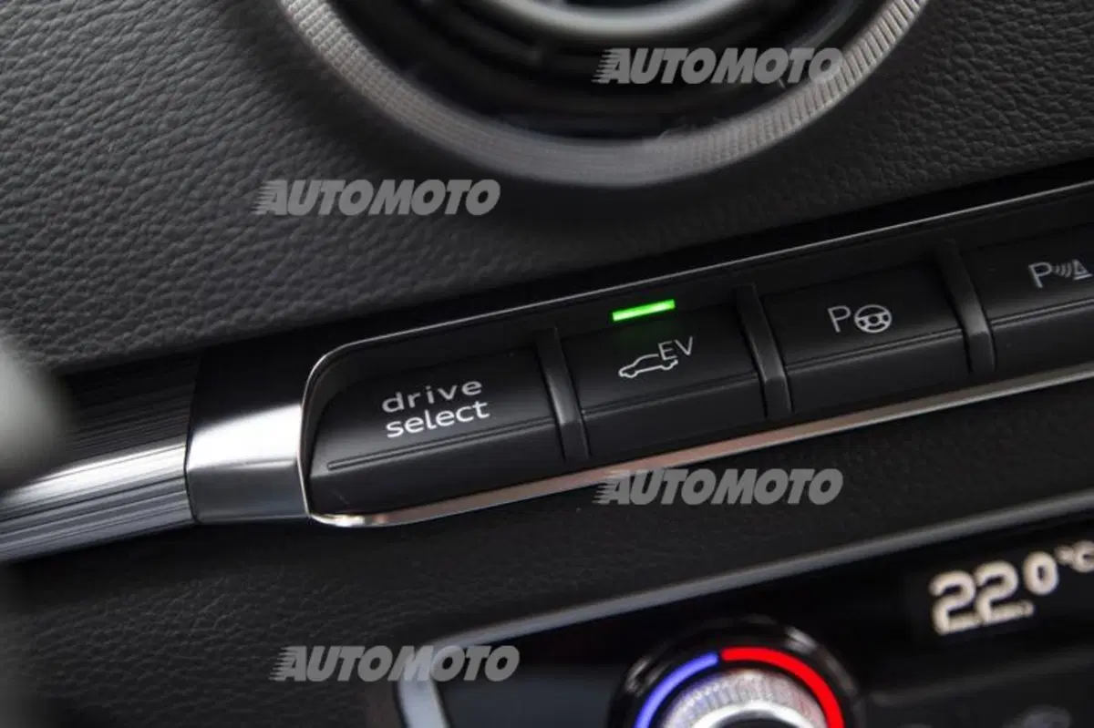 Audi A3 Sportback e-tron [VIDEO] (24)