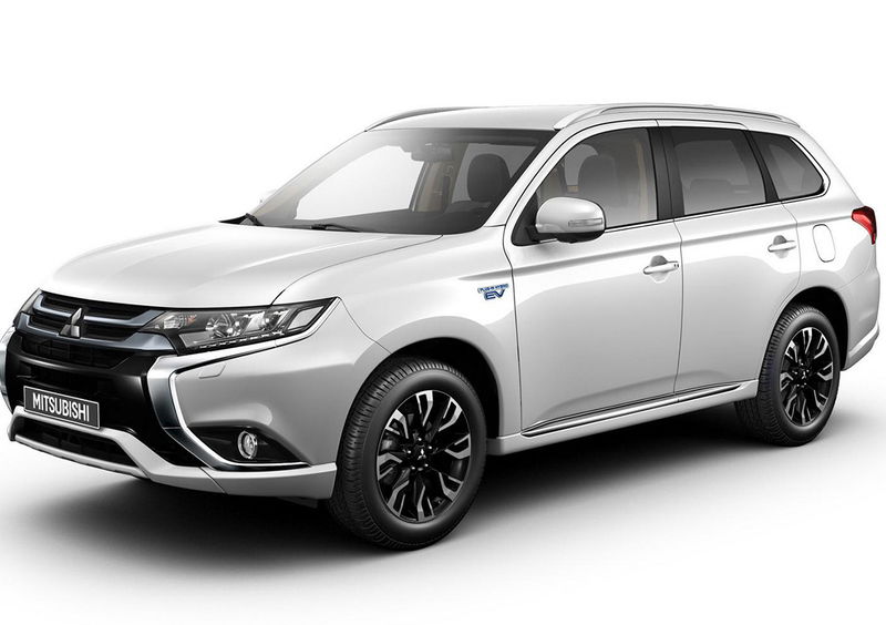 Mitsubishi Outlander PHEV: ecco il restyling della versione Plug In Hybrid