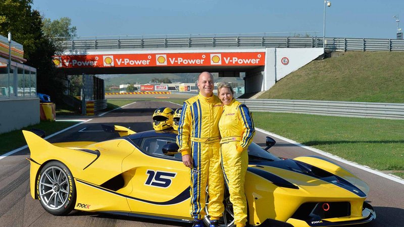 Manager Google regala Ferrari FXX K alla moglie