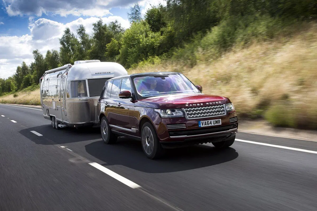 Land Rover Trasparent Trailer: quando il rimorchio diventa trasparente (2)