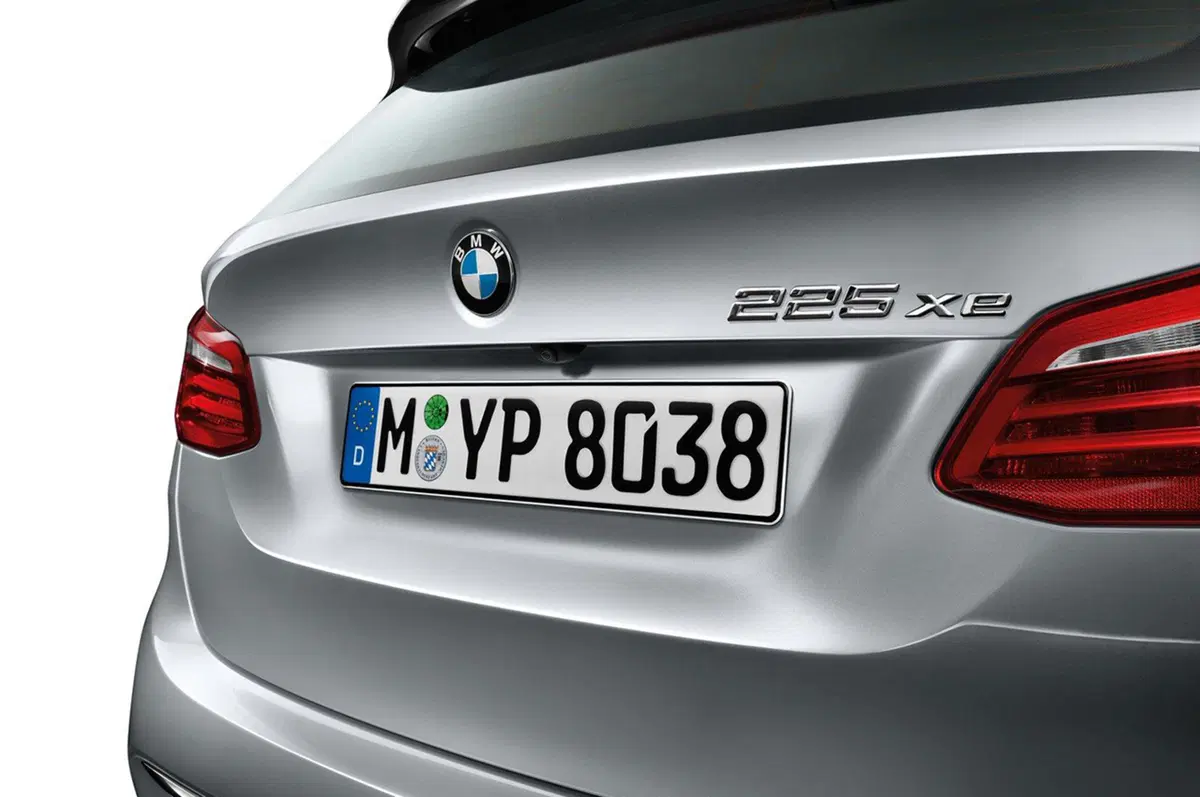 BMW 225xe: la Serie 2 Active Tourer diventa plug-in (9)