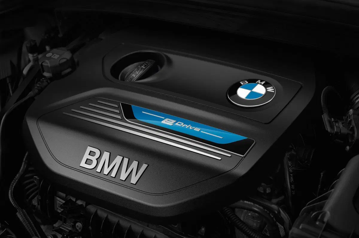 BMW 225xe: la Serie 2 Active Tourer diventa plug-in (10)