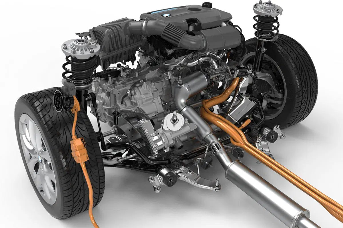 BMW 225xe: la Serie 2 Active Tourer diventa plug-in (14)