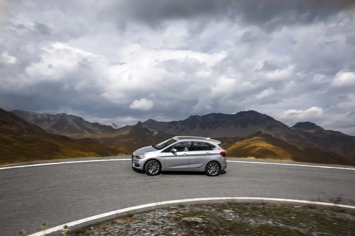 BMW 225xe: la Serie 2 Active Tourer diventa plug-in (21)