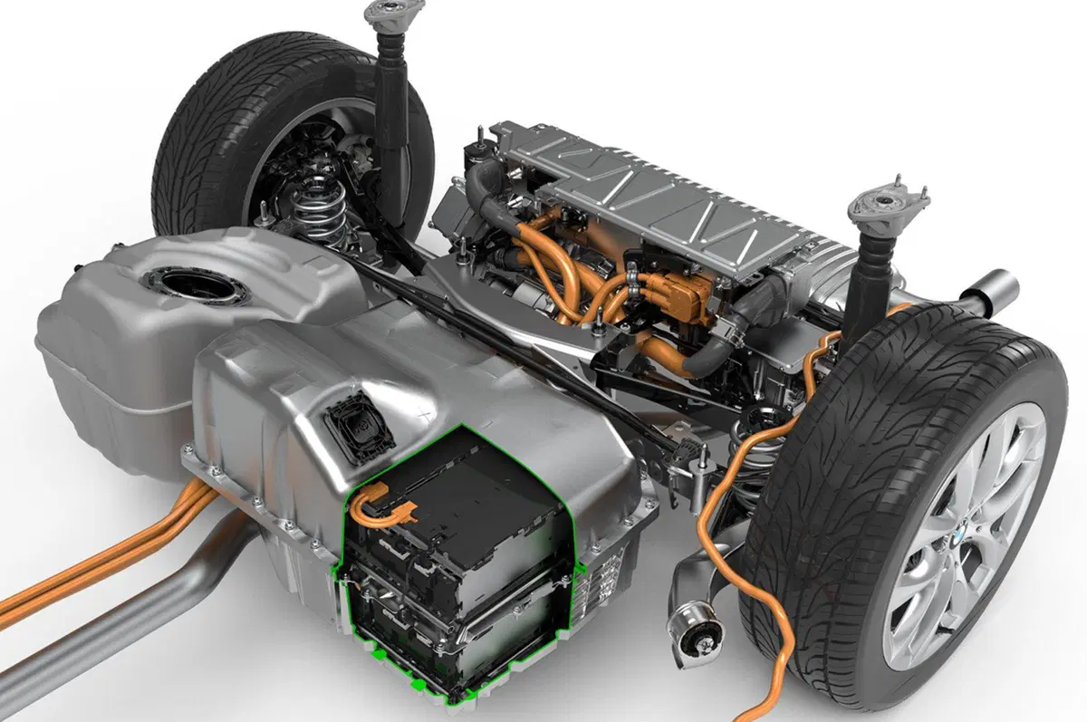 BMW 225xe: la Serie 2 Active Tourer diventa plug-in (30)