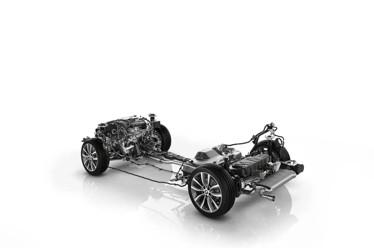 BMW 225xe: la Serie 2 Active Tourer diventa plug-in (33)