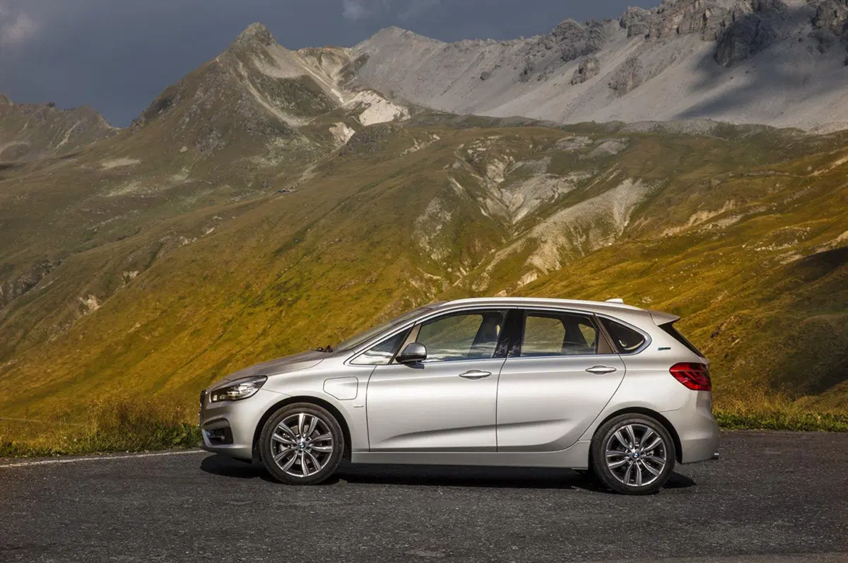 BMW 225xe: la Serie 2 Active Tourer diventa plug-in (34)