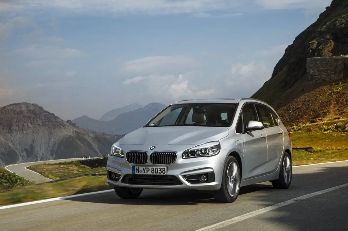 BMW 225xe: la Serie 2 Active Tourer diventa plug-in (40)