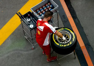 Pirelli chiarisce il caso di Spa: gomma esplosa per via dei detriti