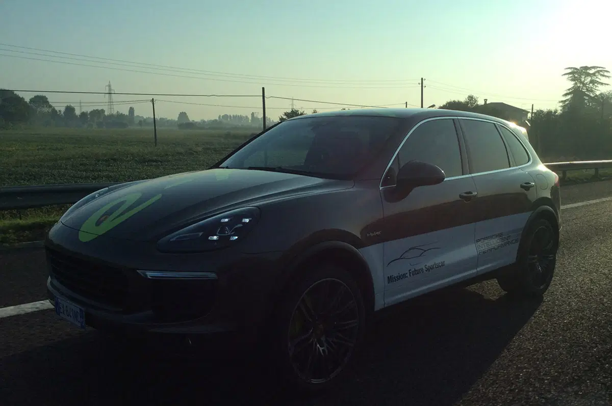 Porsche e-hybrid: sportività ed ecologia (13)