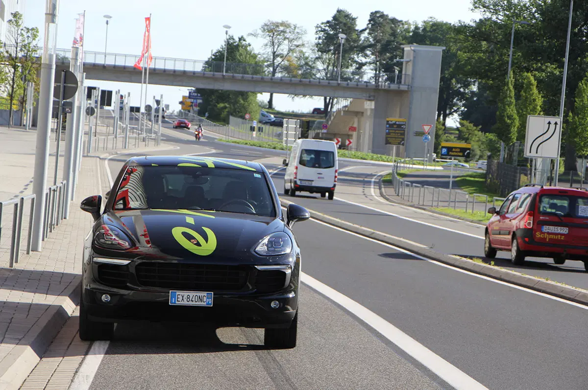 Porsche e-hybrid: sportività ed ecologia (26)