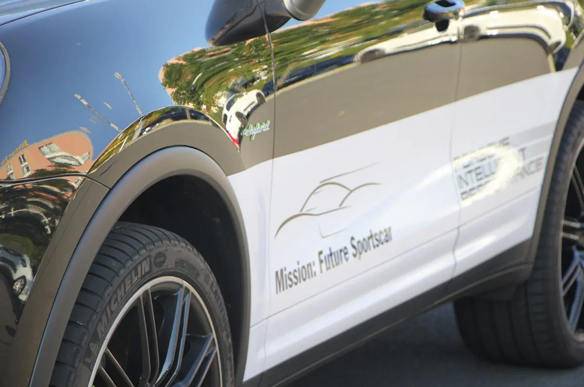 Porsche e-hybrid: sportività ed ecologia (34)