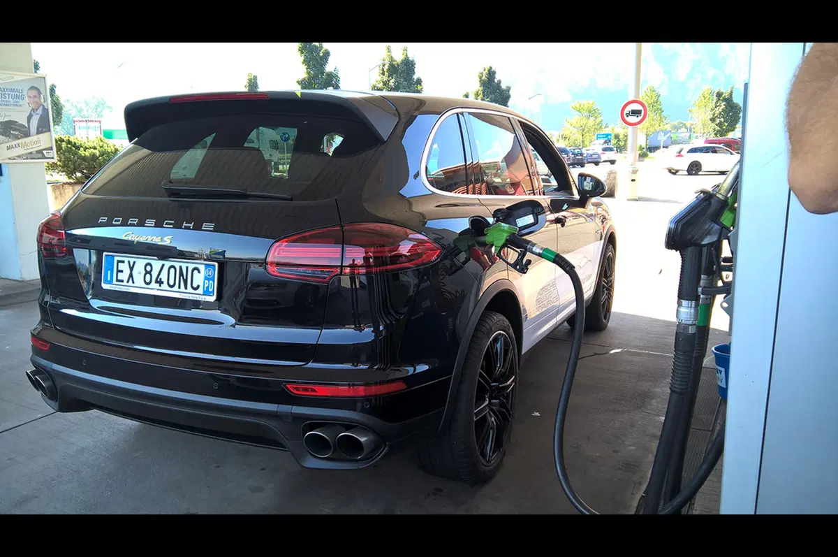 Porsche e-hybrid: sportività ed ecologia (54)