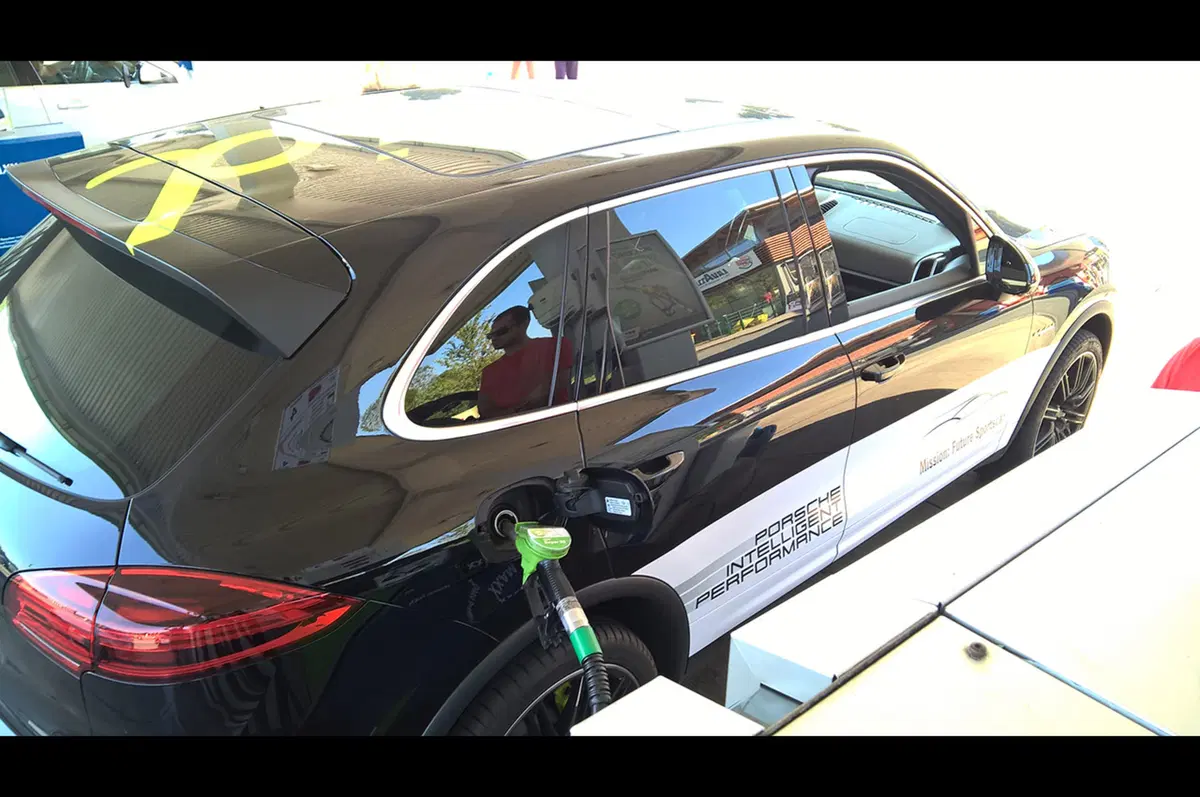 Porsche e-hybrid: sportività ed ecologia (55)