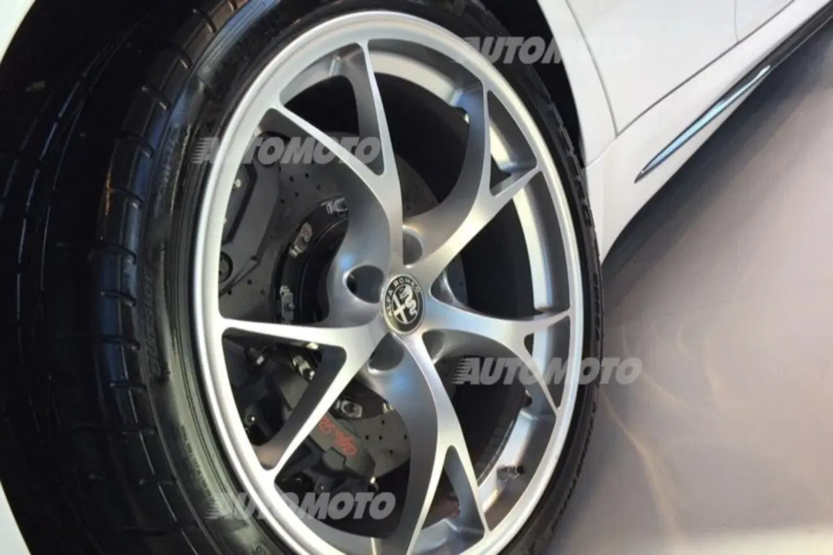 F1, GP d’Italia 2015. L’Alfa Romeo Giulia fa sognare i tifosi a Monza (7)
