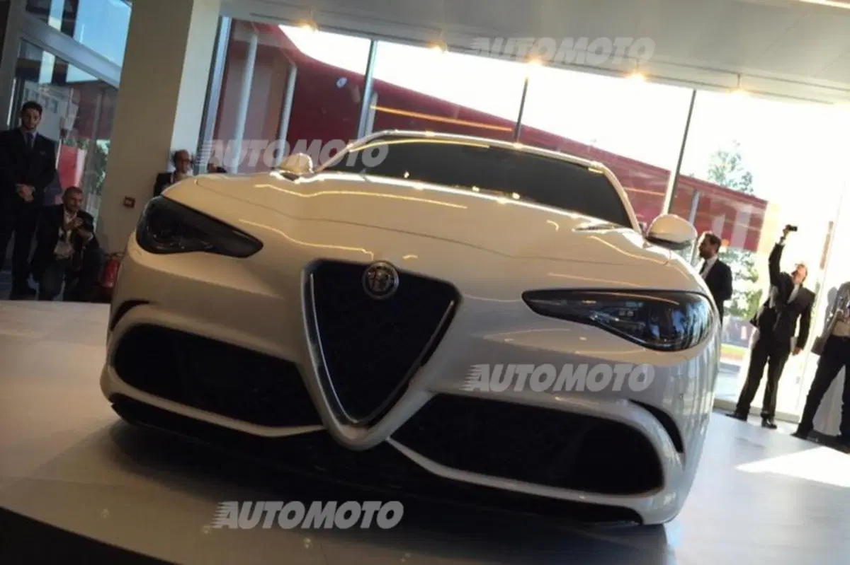F1, GP d’Italia 2015. L’Alfa Romeo Giulia fa sognare i tifosi a Monza (8)