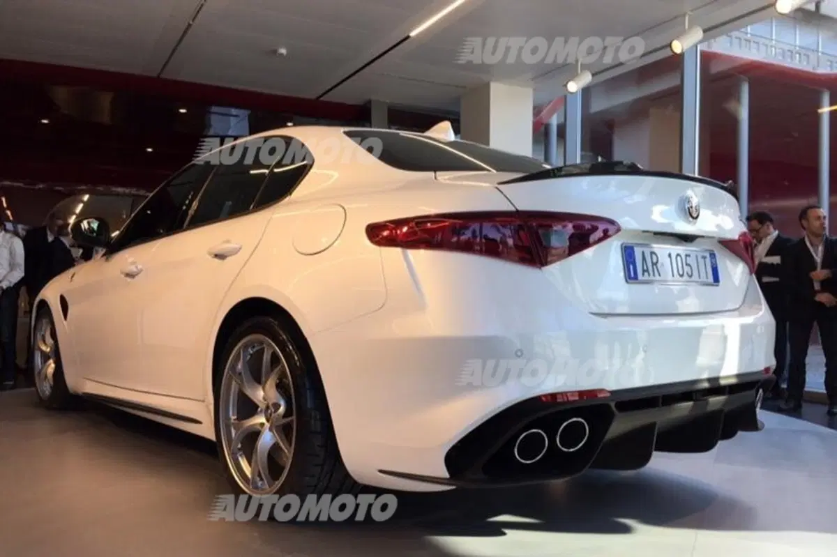 F1, GP d’Italia 2015. L’Alfa Romeo Giulia fa sognare i tifosi a Monza (12)