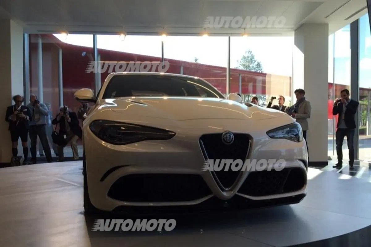 F1, GP d’Italia 2015. L’Alfa Romeo Giulia fa sognare i tifosi a Monza (14)