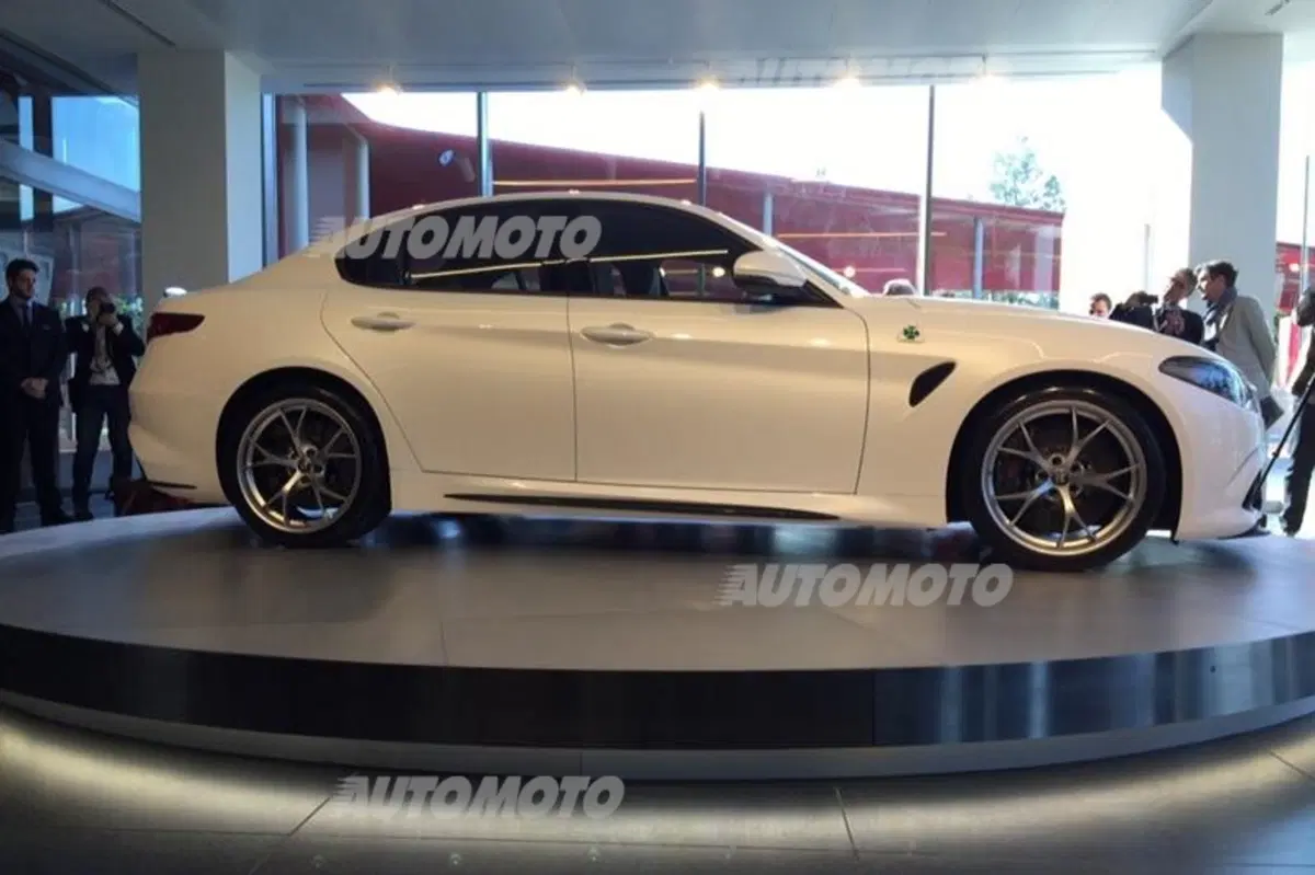 F1, GP d’Italia 2015. L’Alfa Romeo Giulia fa sognare i tifosi a Monza (16)