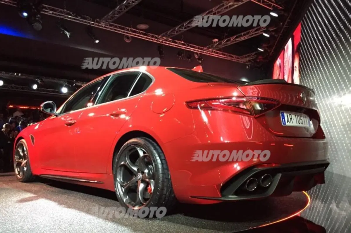 F1, GP d’Italia 2015. L’Alfa Romeo Giulia fa sognare i tifosi a Monza (22)