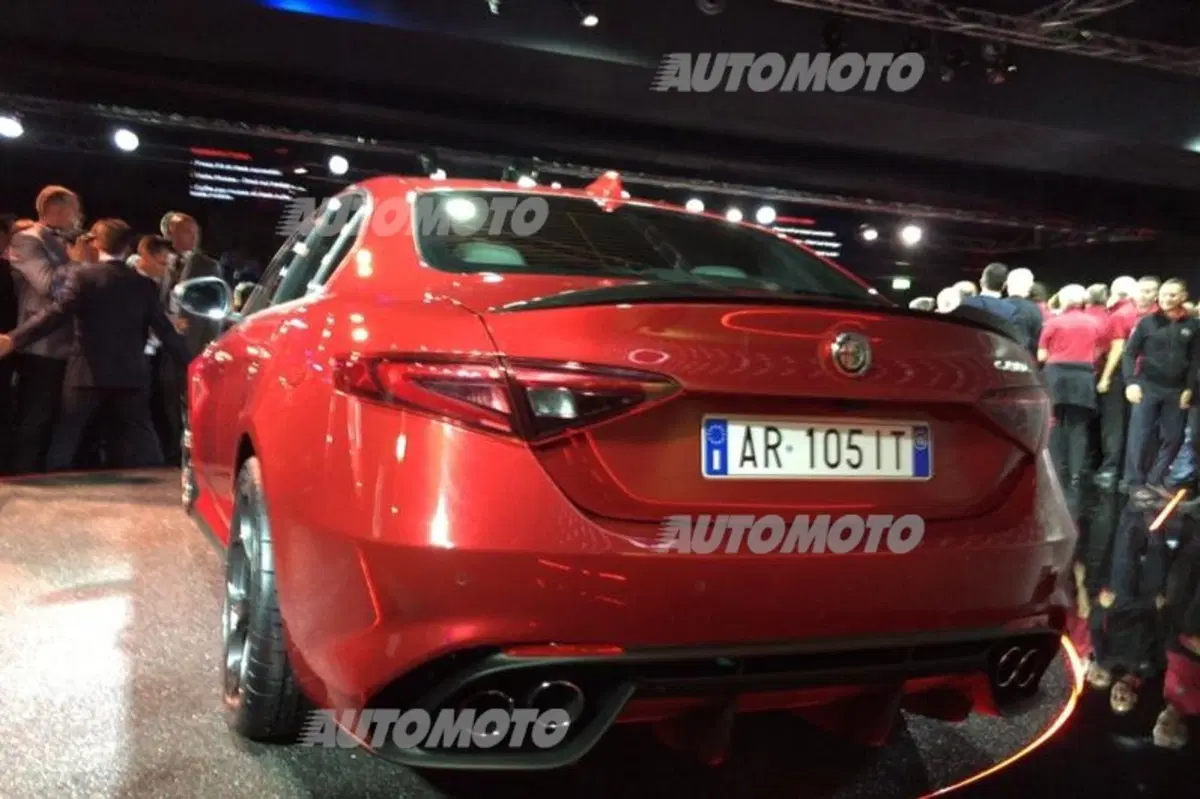 F1, GP d’Italia 2015. L’Alfa Romeo Giulia fa sognare i tifosi a Monza (23)