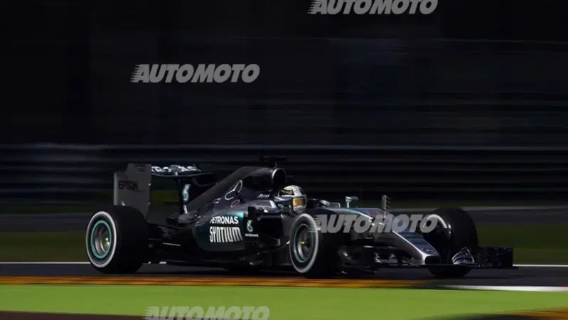 F1, Gp Italia 2015, Hamilton: &laquo;Ora capisco perch&eacute; mi chiedevano di spingere&raquo;