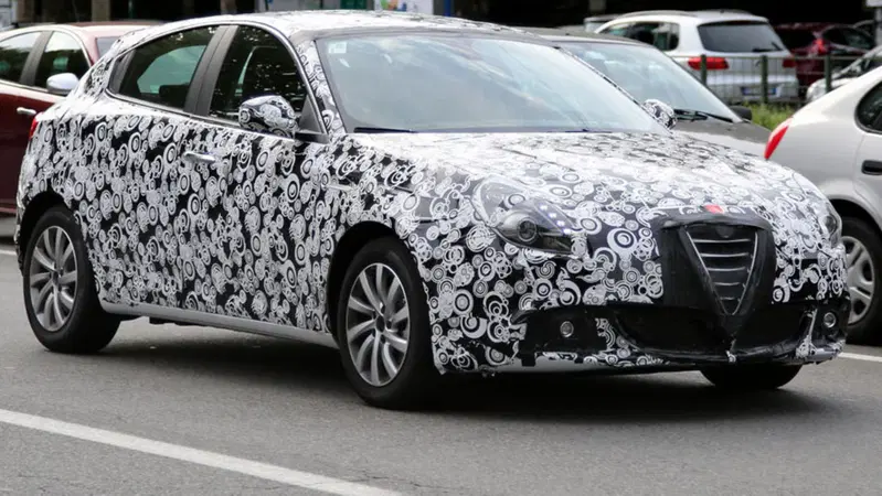 Alfa Romeo Giulietta: in strada il facelift