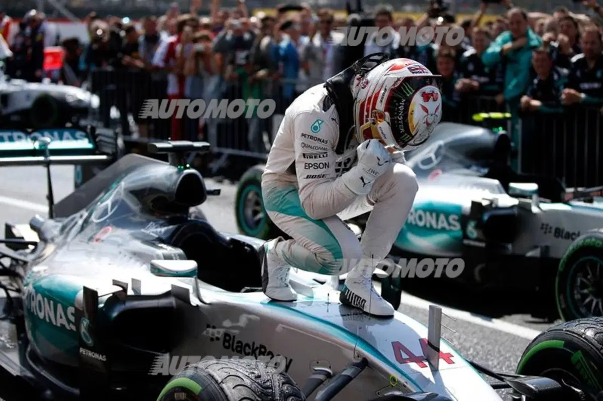 Hamilton: «La passione Ferrari scorre nelle vene degli Italiani. Li ammiro» (7)