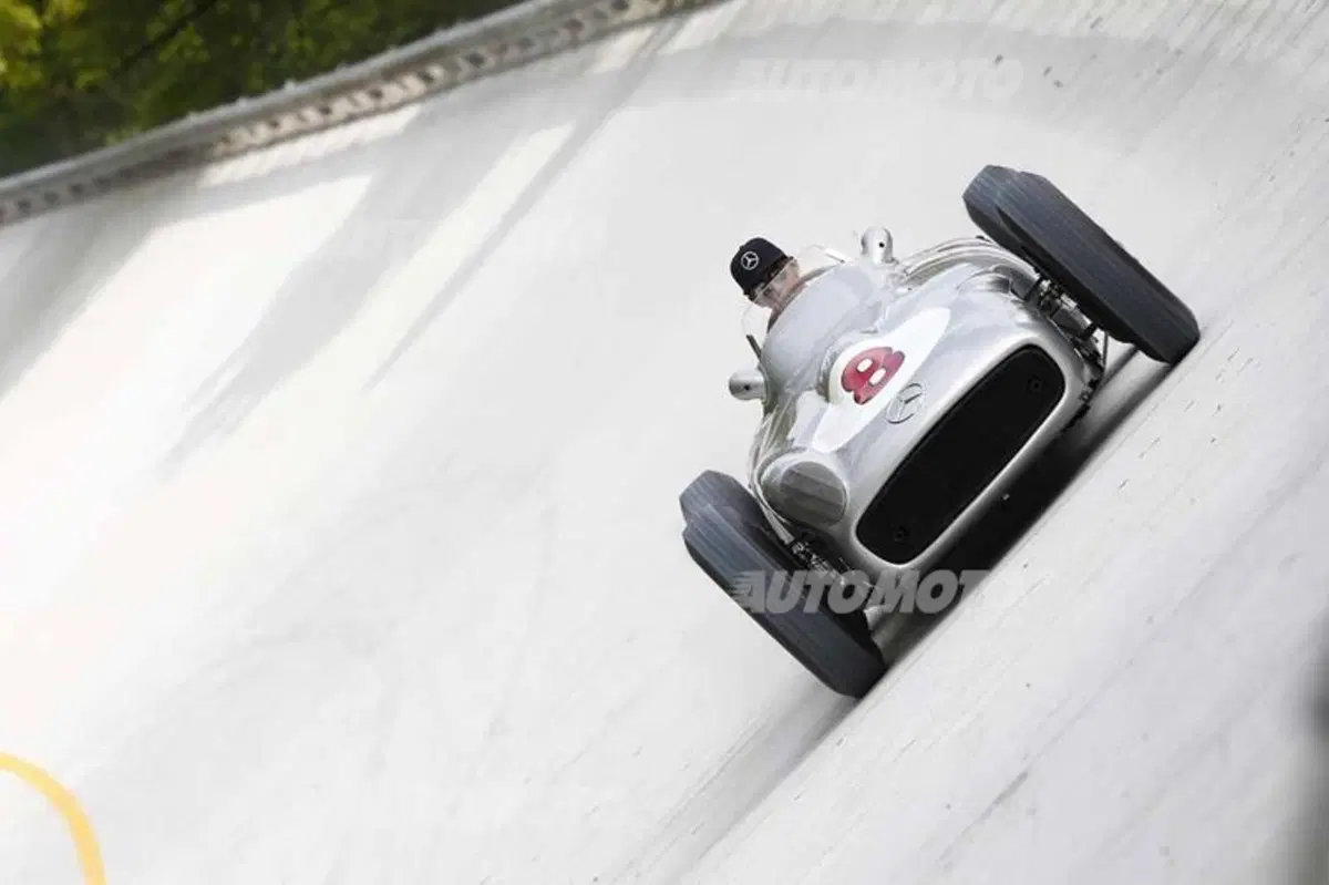 Hamilton: «La passione Ferrari scorre nelle vene degli Italiani. Li ammiro» (21)