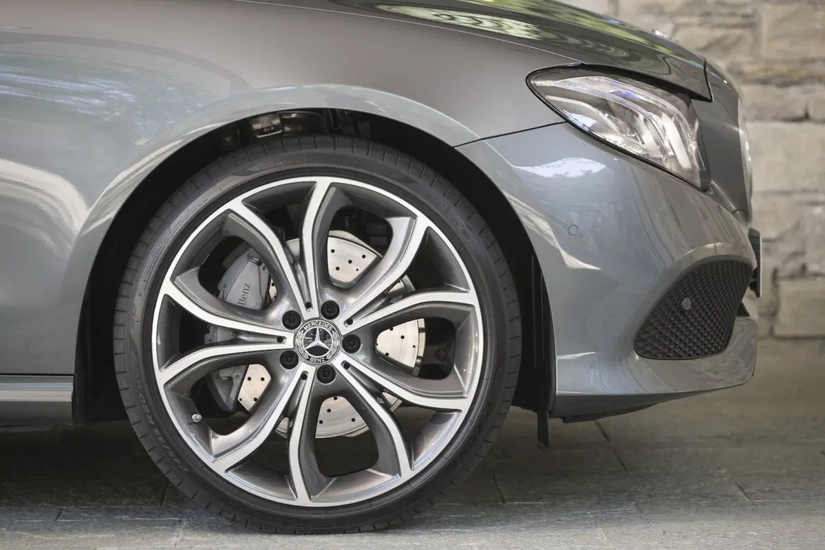 Mercedes Classe E Cabrio: per tetto il cielo (12)