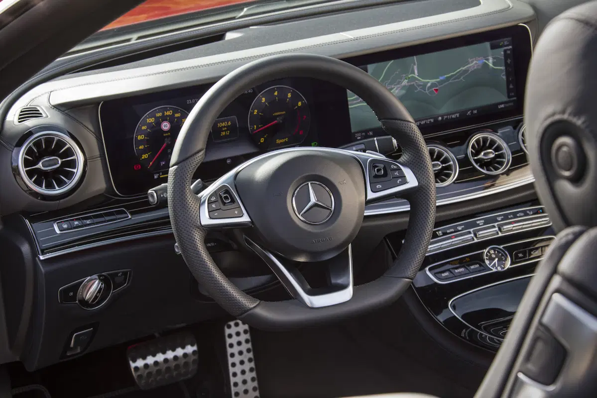 Mercedes Classe E Cabrio: per tetto il cielo (29)