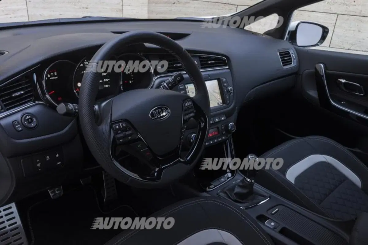 Kia Cee'd restyling (35)
