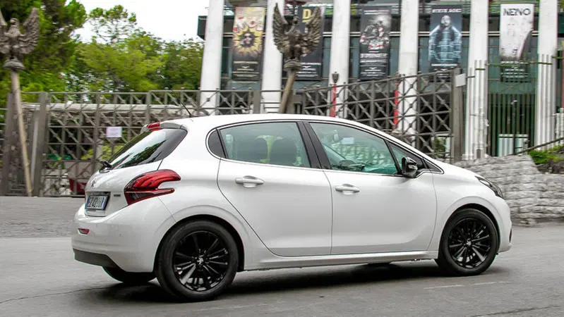 Peugeot 208 restyling