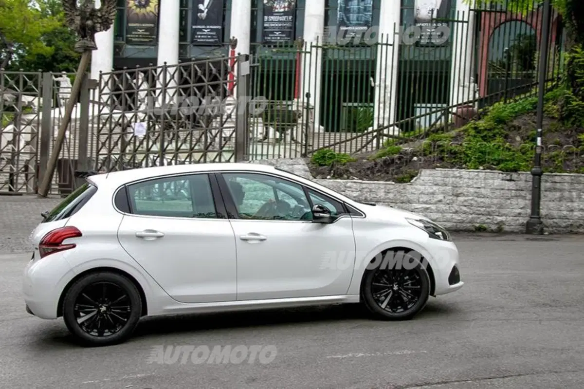 Peugeot 208 restyling (9)