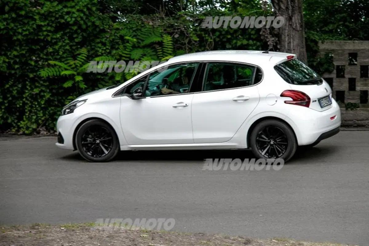 Peugeot 208 restyling (13)
