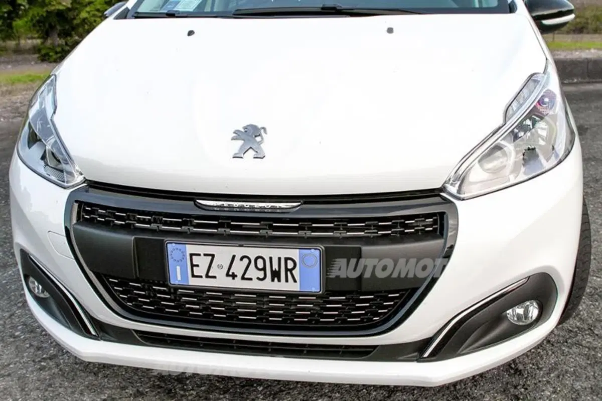 Peugeot 208 restyling (18)