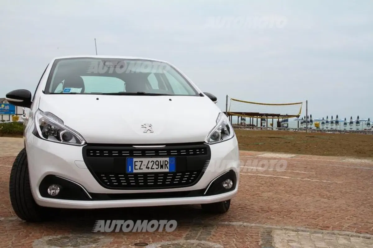 Peugeot 208 restyling (24)