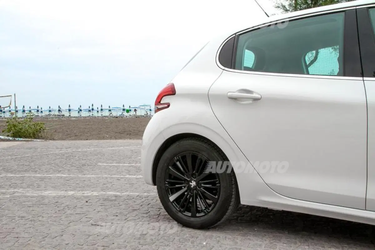 Peugeot 208 restyling (25)