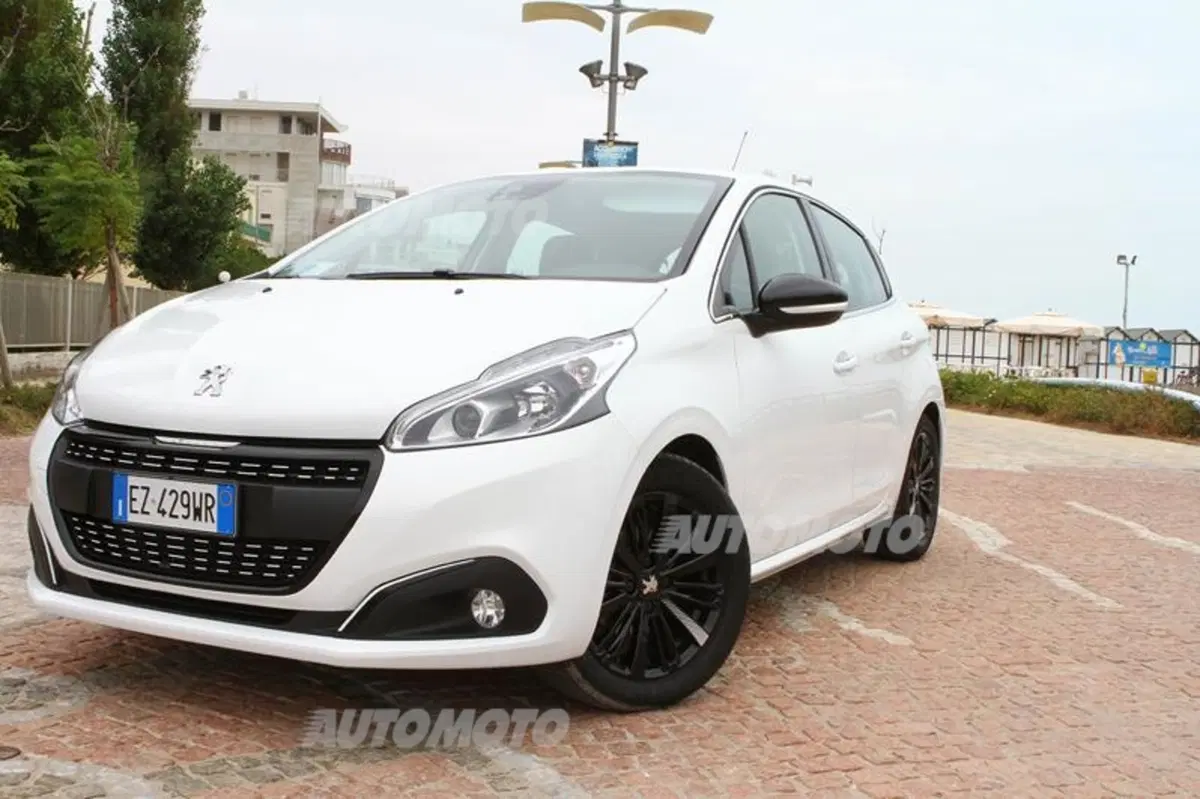 Peugeot 208 restyling (27)