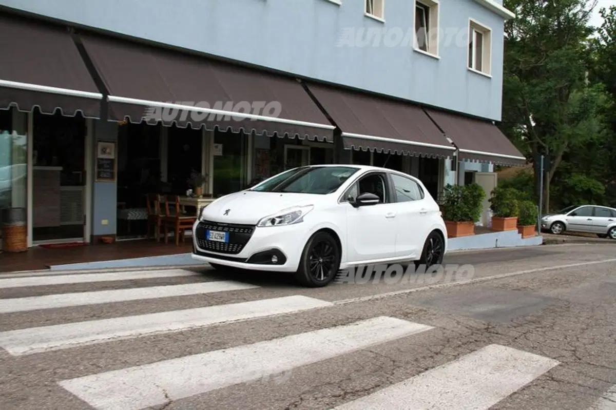 Peugeot 208 restyling (31)
