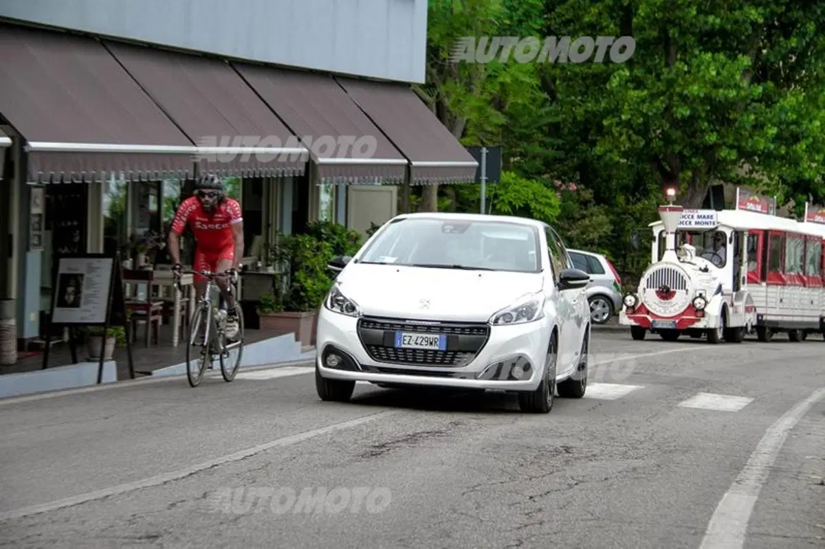 Peugeot 208 restyling (32)