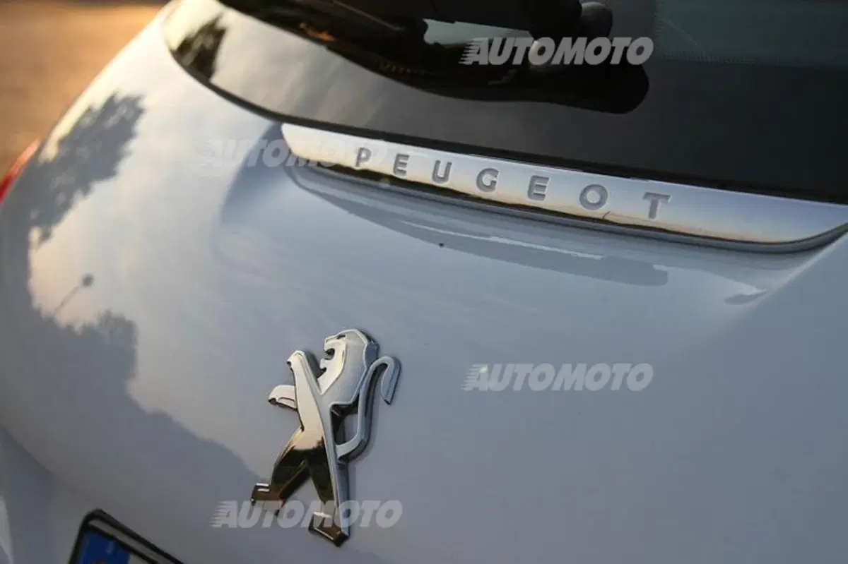 Peugeot 208 restyling (43)